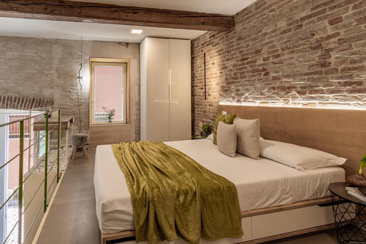 Vicolo Dei Duelli Industrial Appartement